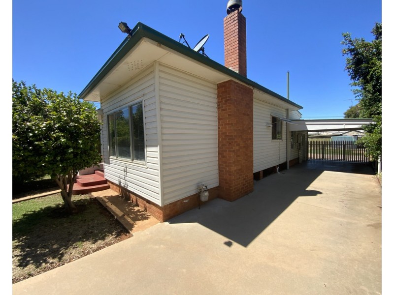 44 Edmondson Avenue, Griffith NSW 2680