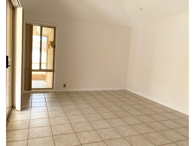 1 INNISVALE COURT, Griffith NSW 2680