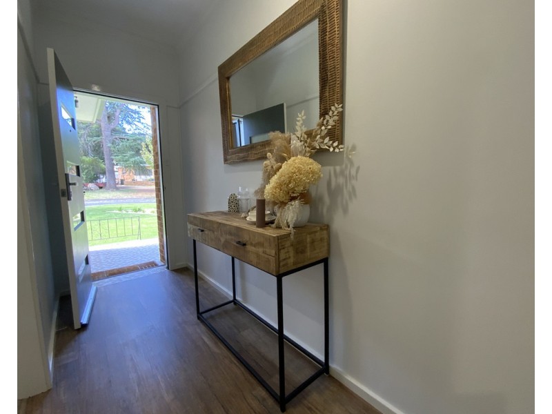 16 Thorby Crescent, Griffith NSW 2680