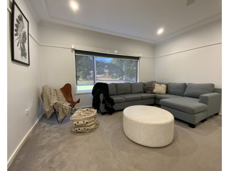 16 Thorby Crescent, Griffith NSW 2680