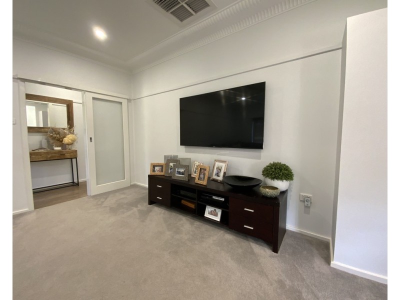 16 Thorby Crescent, Griffith NSW 2680