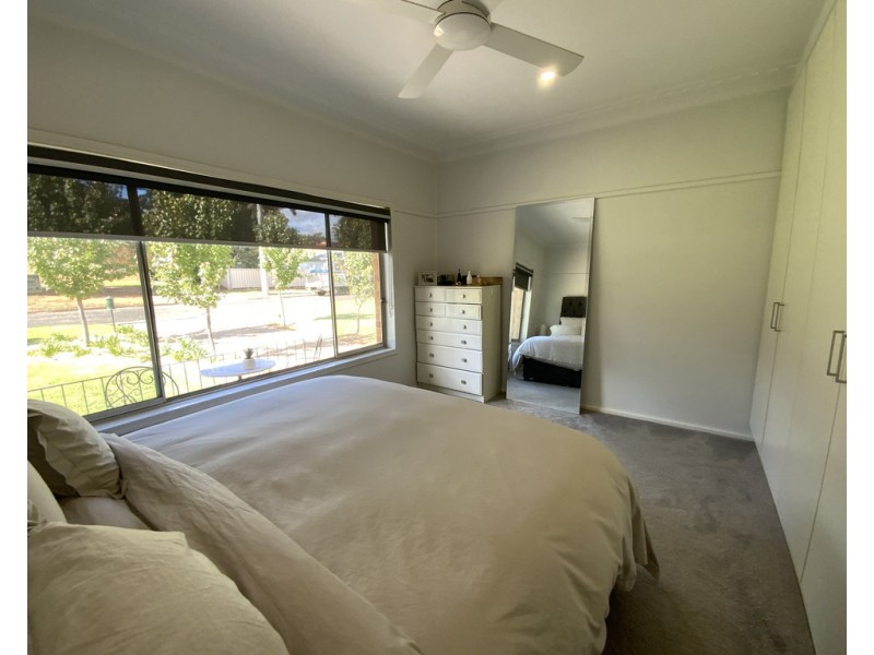 16 Thorby Crescent, Griffith NSW 2680