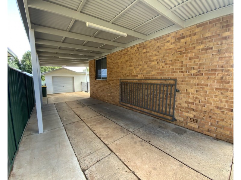 16 Thorby Crescent, Griffith NSW 2680