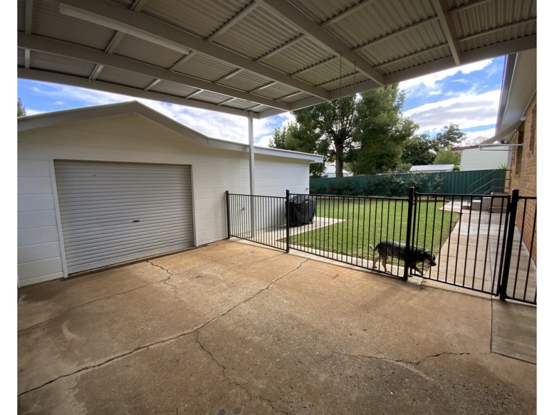 16 Thorby Crescent, Griffith NSW 2680