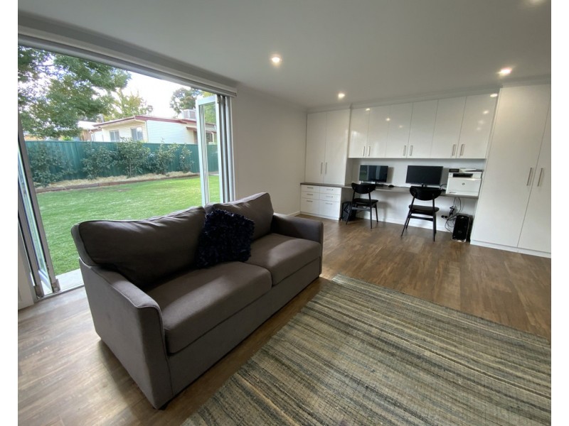 16 Thorby Crescent, Griffith NSW 2680