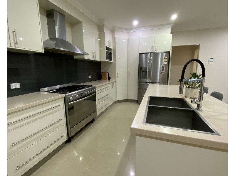 16 Young Street, Beelbangera NSW 2680