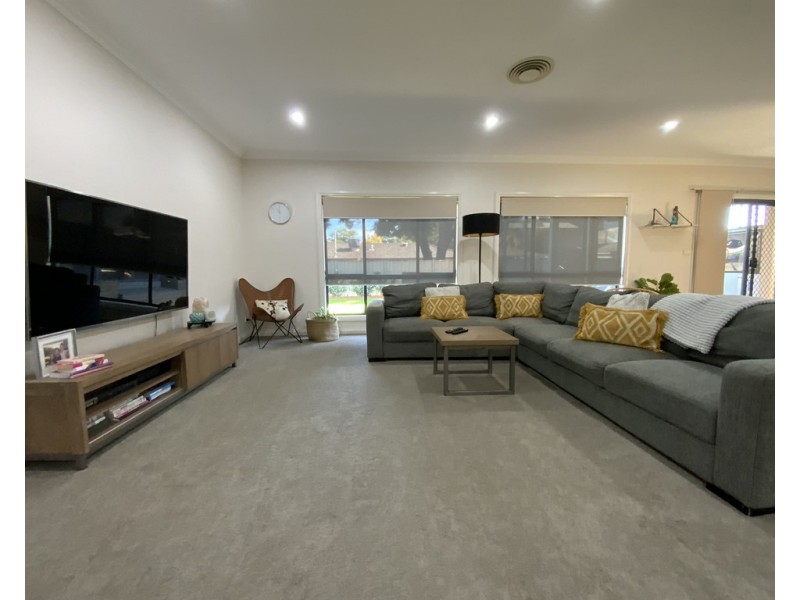 16 Young Street, Beelbangera NSW 2680