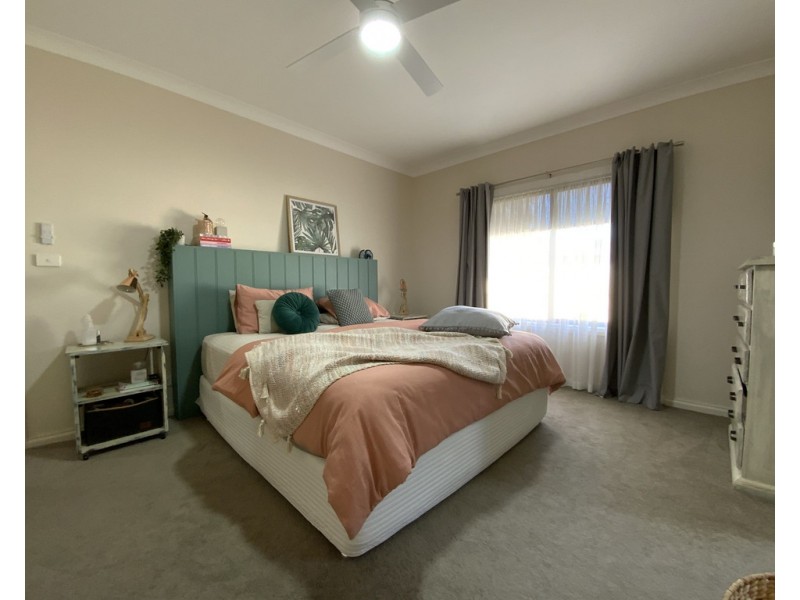 16 Young Street, Beelbangera NSW 2680