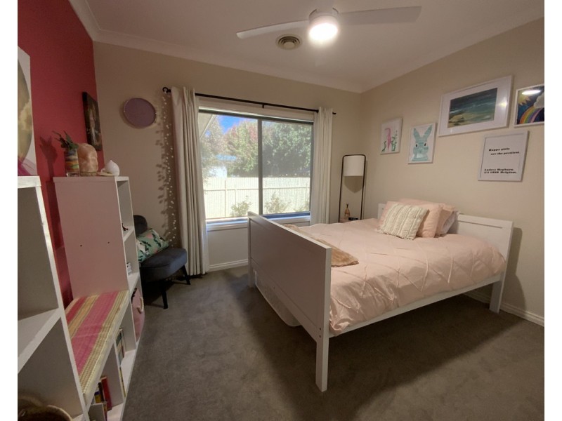 16 Young Street, Beelbangera NSW 2680