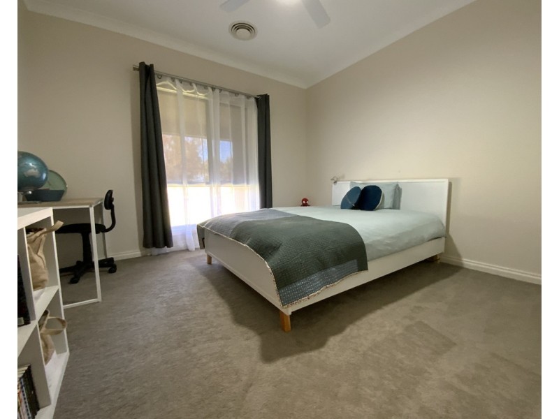 16 Young Street, Beelbangera NSW 2680