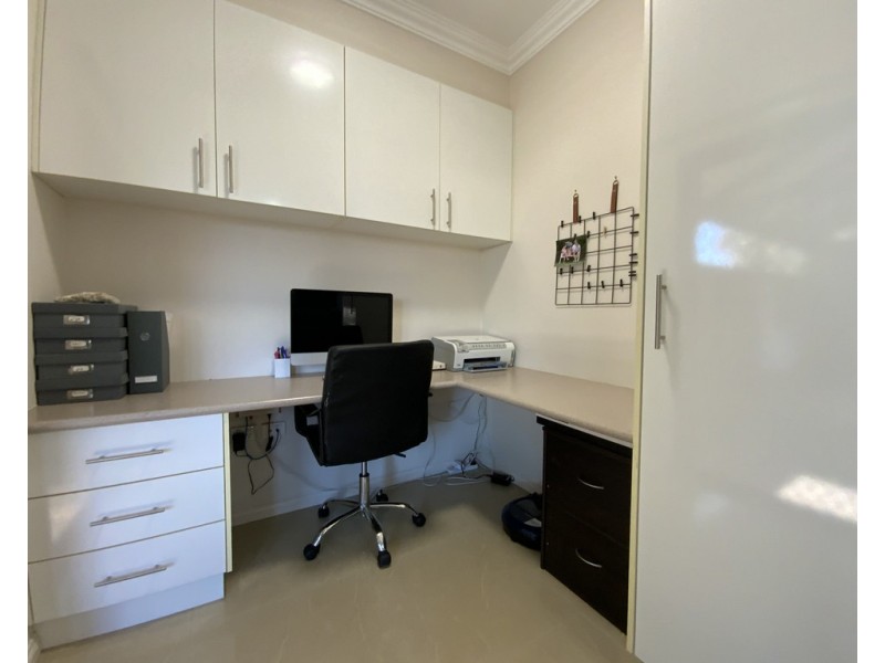 16 Young Street, Beelbangera NSW 2680