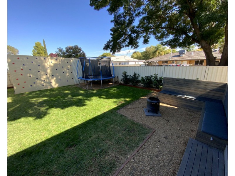 16 Young Street, Beelbangera NSW 2680