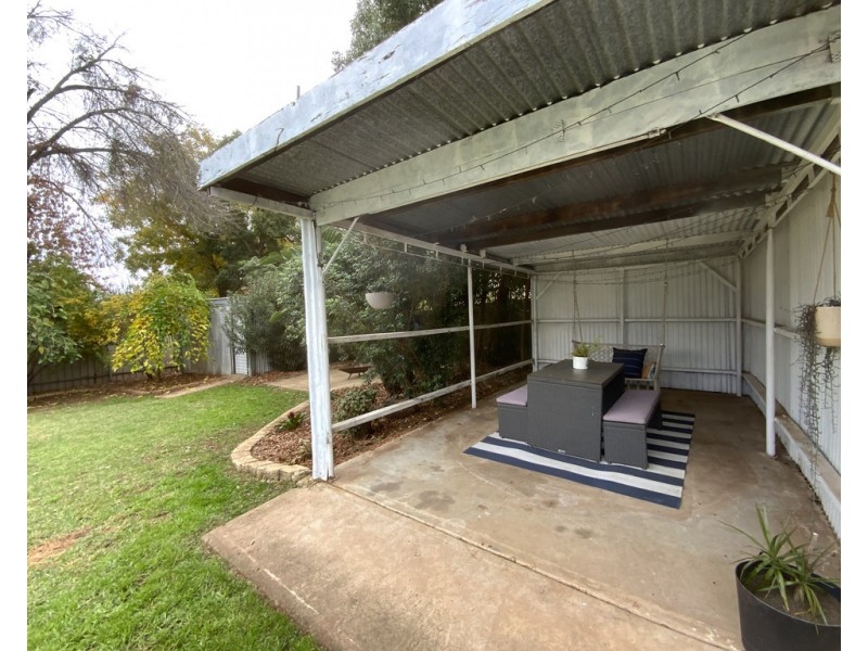 7 Youll Street, Griffith NSW 2680