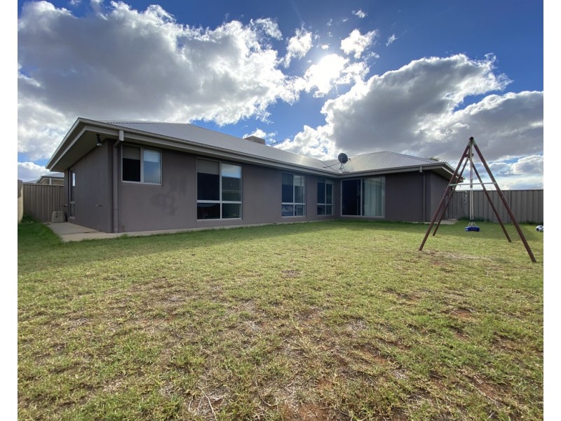 13 ZIRILLI AVENUE, Griffith NSW 2680