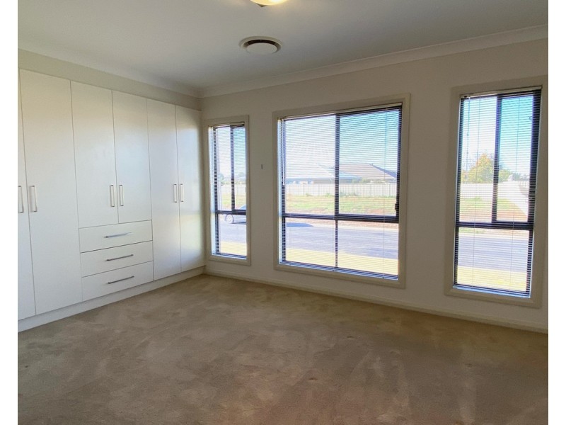 7 ANGELA PLACE, Griffith NSW 2680