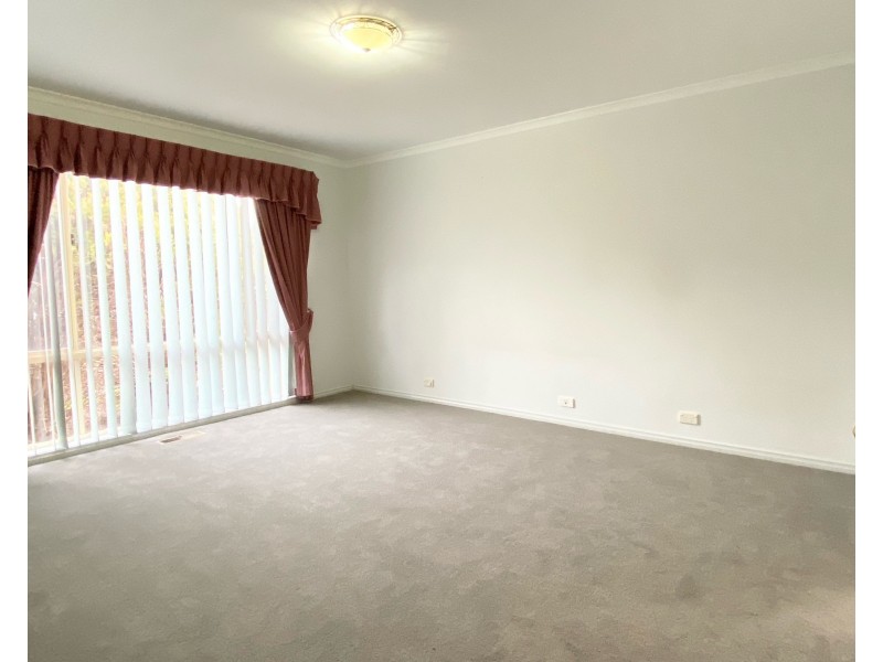 15 ALBION GROVE CRESCENT, Griffith NSW 2680