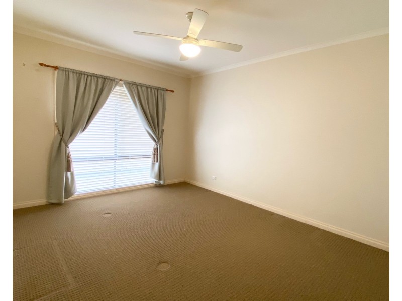8B EAST STREET, Yoogali NSW 2680