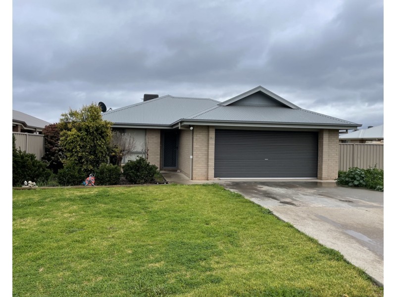 39 Walla Avenue, Griffith NSW 2680