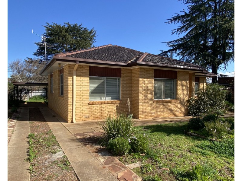 62 Gordon Avenue, Griffith NSW 2680