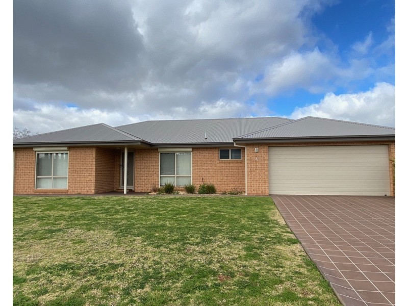 24 MADDEN DRIVE, Griffith NSW 2680