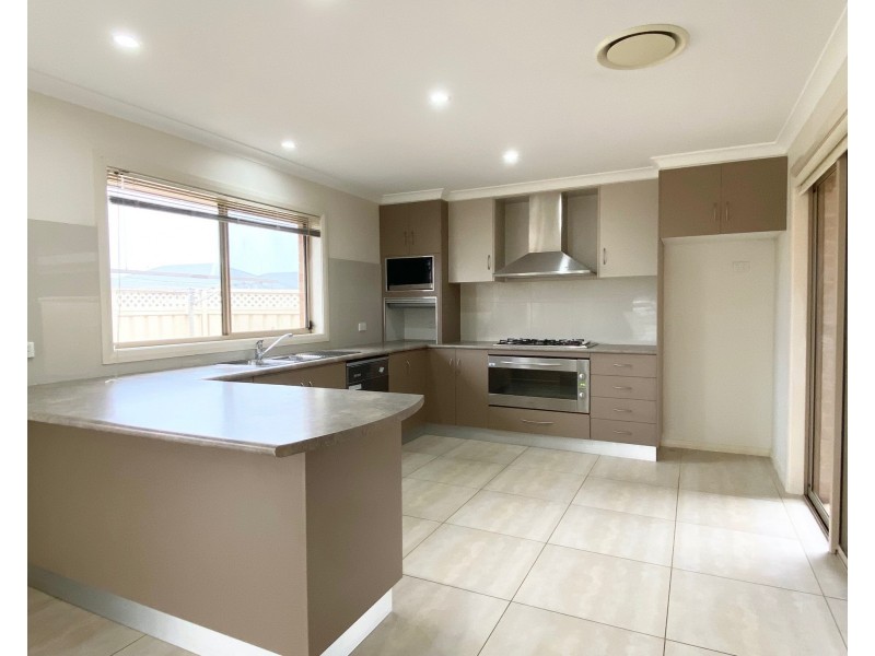 24 MADDEN DRIVE, Griffith NSW 2680