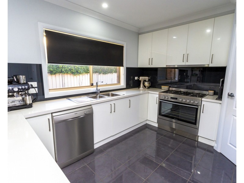 11 Jackson Place, Yoogali NSW 2680