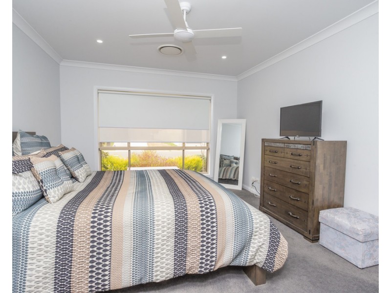 11 Jackson Place, Yoogali NSW 2680