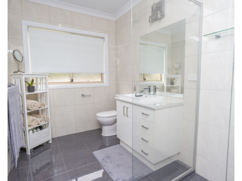 11 Jackson Place, Yoogali NSW 2680