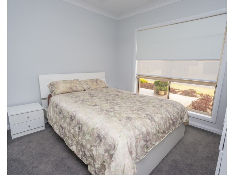 11 Jackson Place, Yoogali NSW 2680