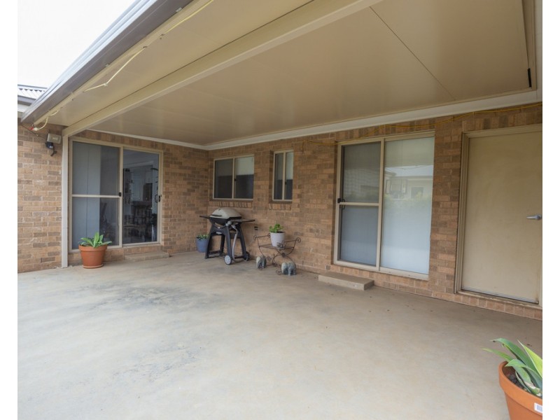 11 Jackson Place, Yoogali NSW 2680