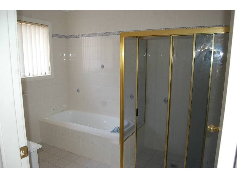 15 Ash Street, Hanwood NSW 2680