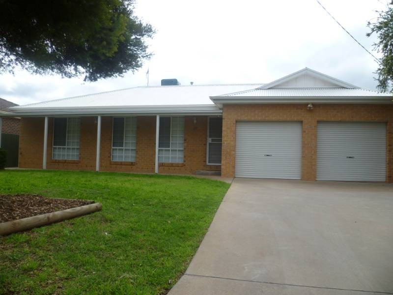 17 Noble Street, Beelbangera NSW 2680