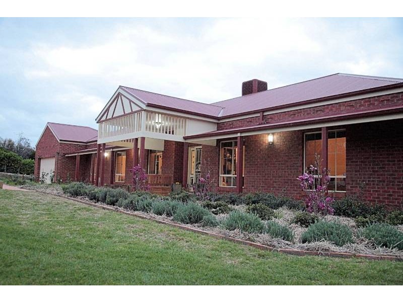 5 Elizabeth Drive, Lake Wyangan NSW 2680