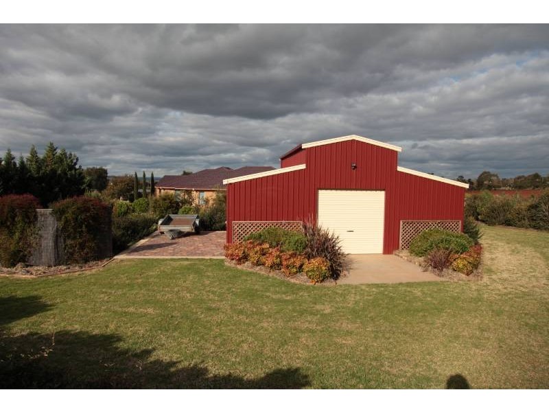 5 Elizabeth Drive, Lake Wyangan NSW 2680