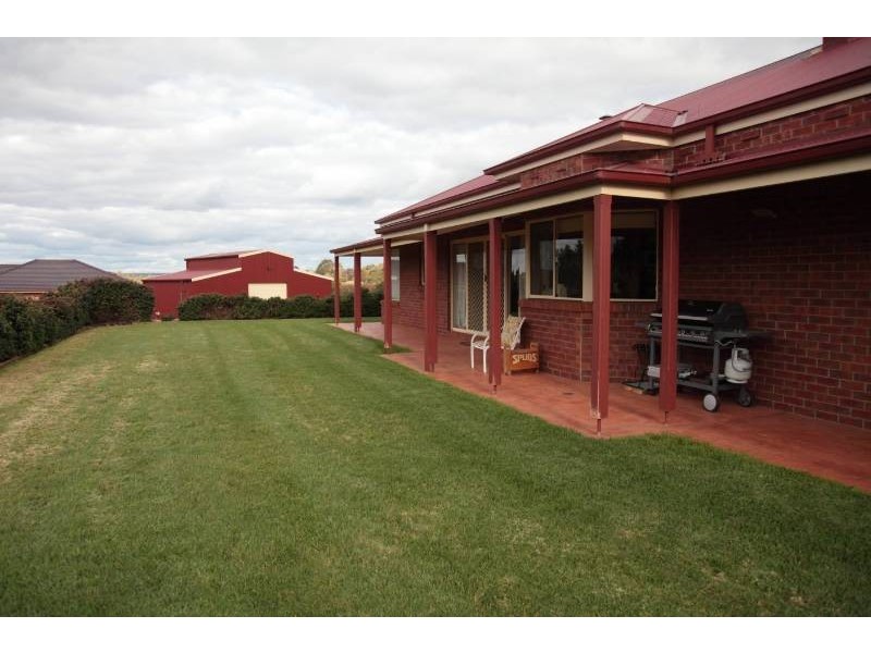 5 Elizabeth Drive, Lake Wyangan NSW 2680