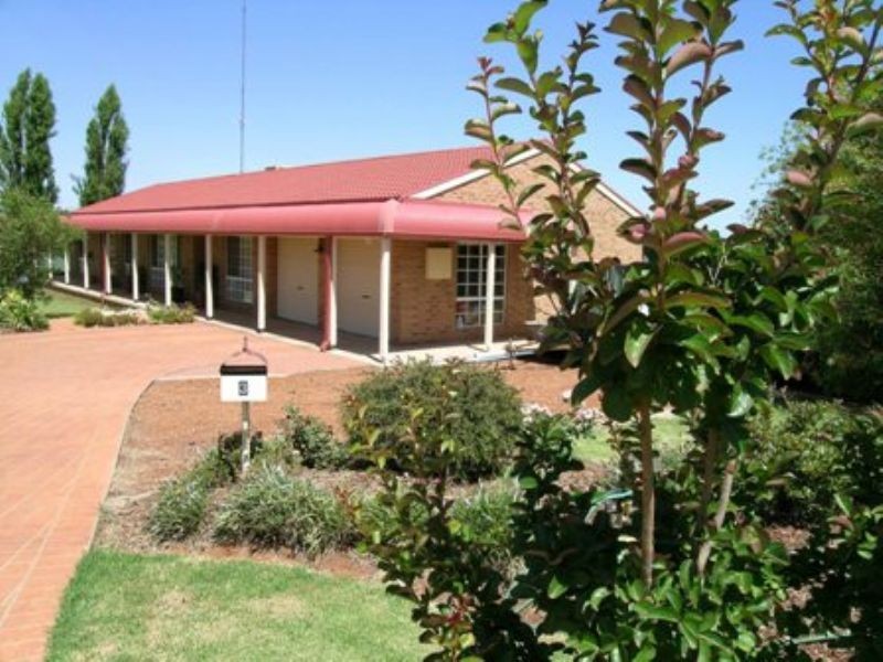 3 Aidan Cl, Griffith NSW 2680