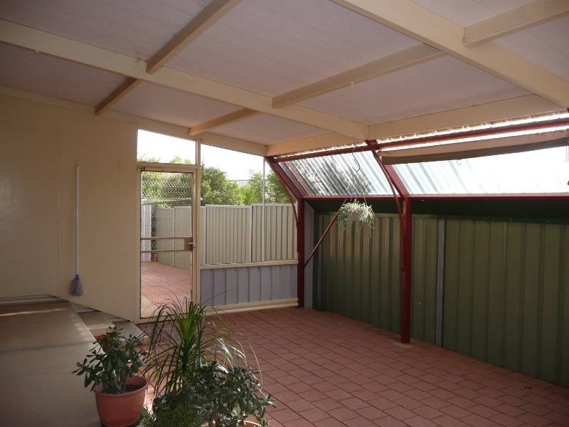 3 Aidan Cl, Griffith NSW 2680