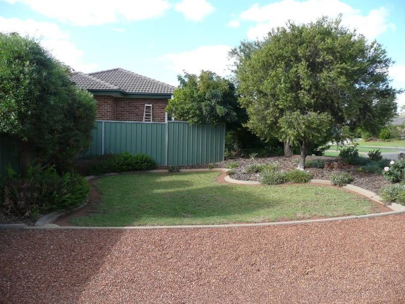 3 Aidan Cl, Griffith NSW 2680