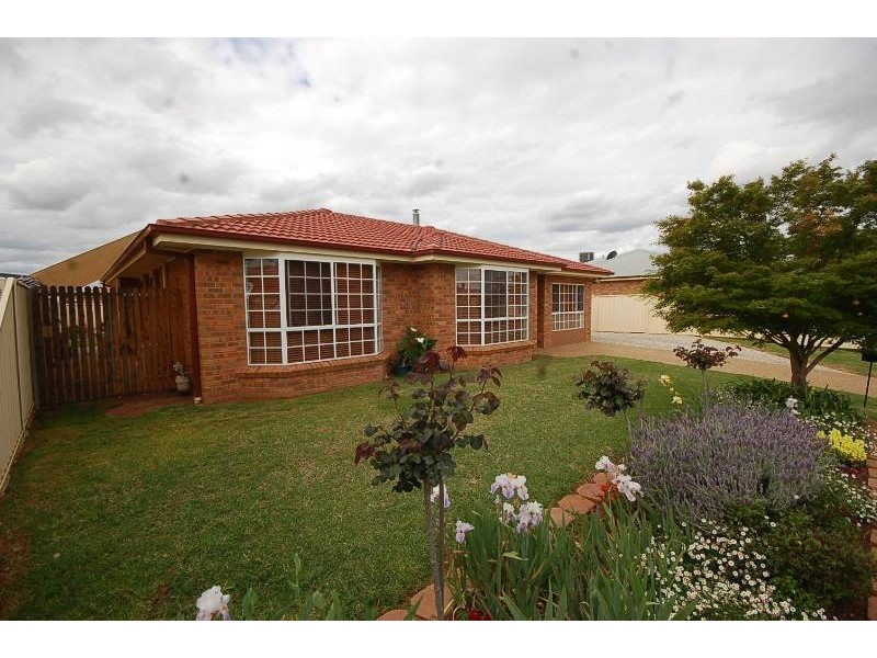 15 Foreshaw Avenue, Griffith NSW 2680