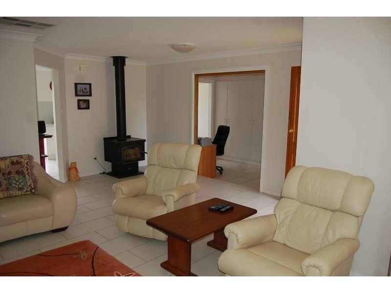 15 Foreshaw Avenue, Griffith NSW 2680