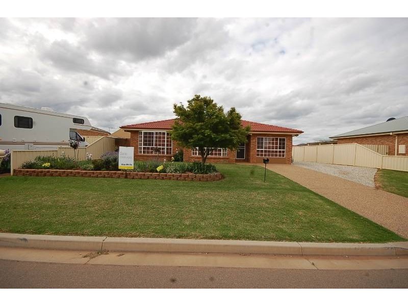 15 Foreshaw Avenue, Griffith NSW 2680