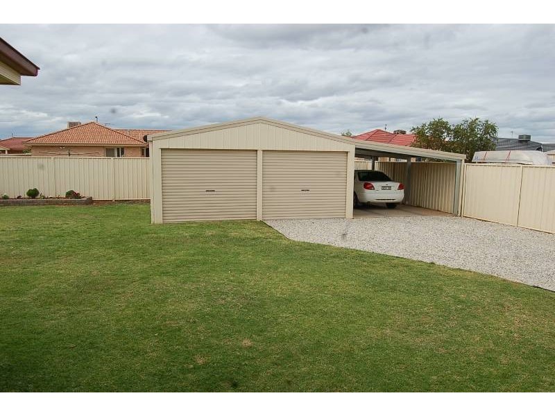 15 Foreshaw Avenue, Griffith NSW 2680