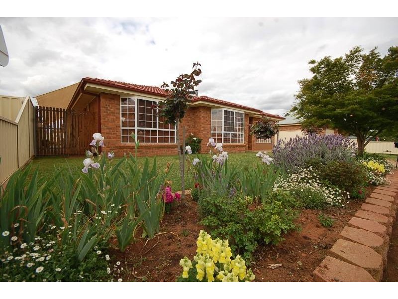 15 Foreshaw Avenue, Griffith NSW 2680