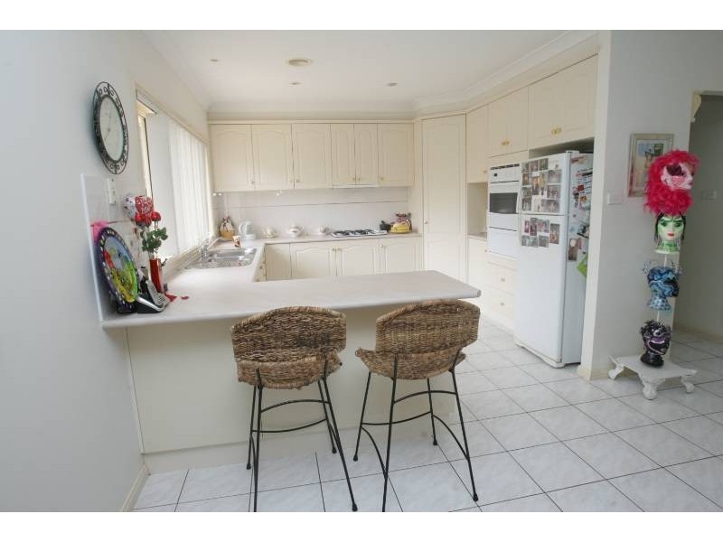 16a and 16b  Robrick Close, Griffith NSW 2680