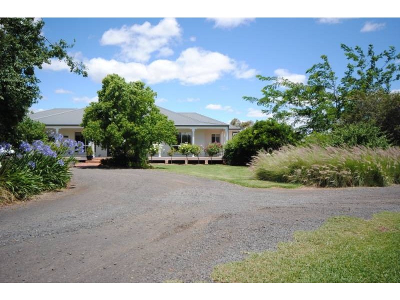 9  Fawcett Drive, Lake Wyangan NSW 2680