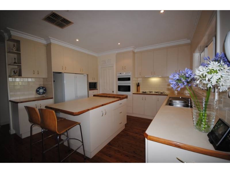 9  Fawcett Drive, Lake Wyangan NSW 2680