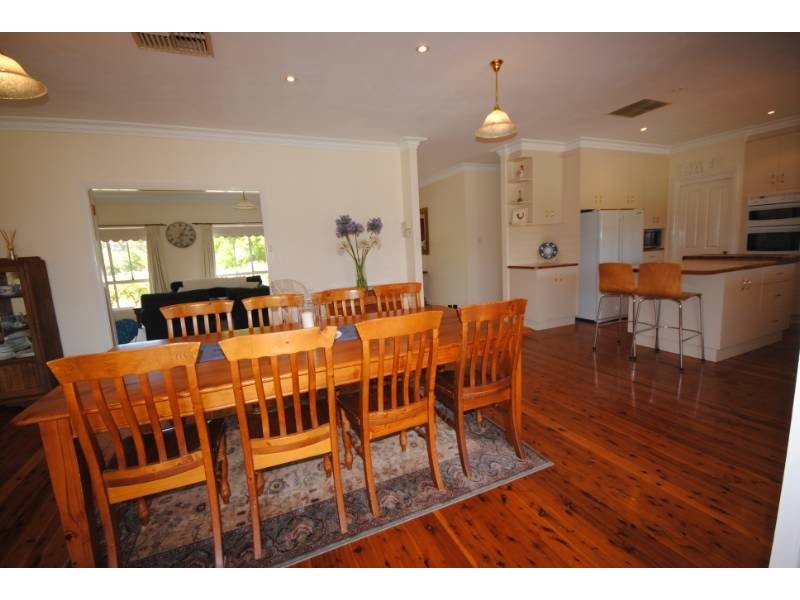 9  Fawcett Drive, Lake Wyangan NSW 2680