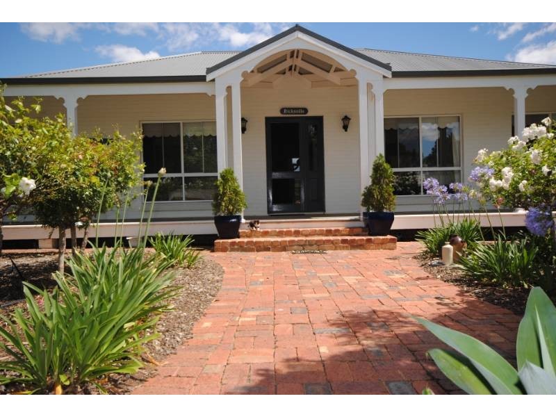 9  Fawcett Drive, Lake Wyangan NSW 2680