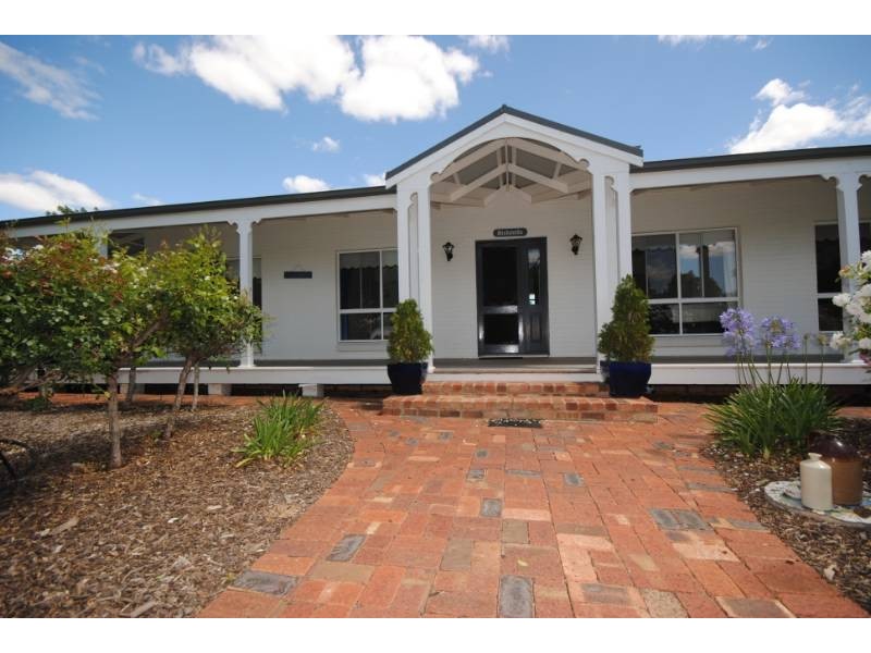 9  Fawcett Drive, Lake Wyangan NSW 2680
