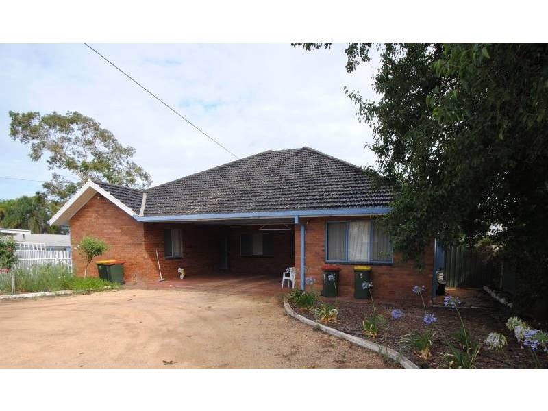 38 Lawson Crescent, Griffith NSW 2680